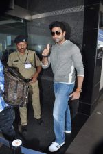 Abhishek Bachchan snapped at international airport in Mumbai on 1st Sept 2013 (19).JPG